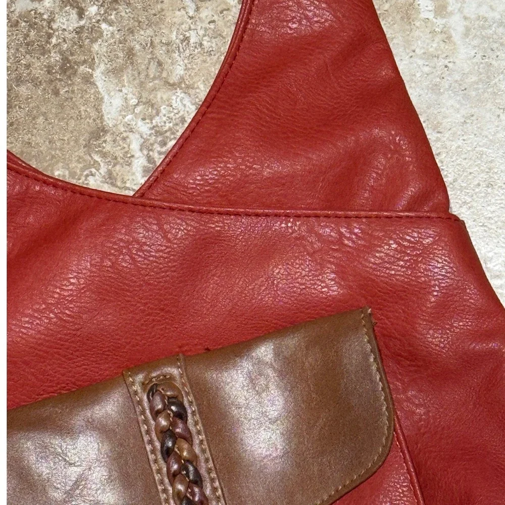 Beuno Crossbody Boho Bag – Red & Brown Three-Compartment Satchel‎